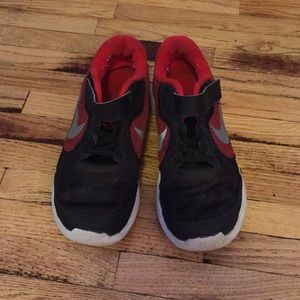 Nike black and red shoes